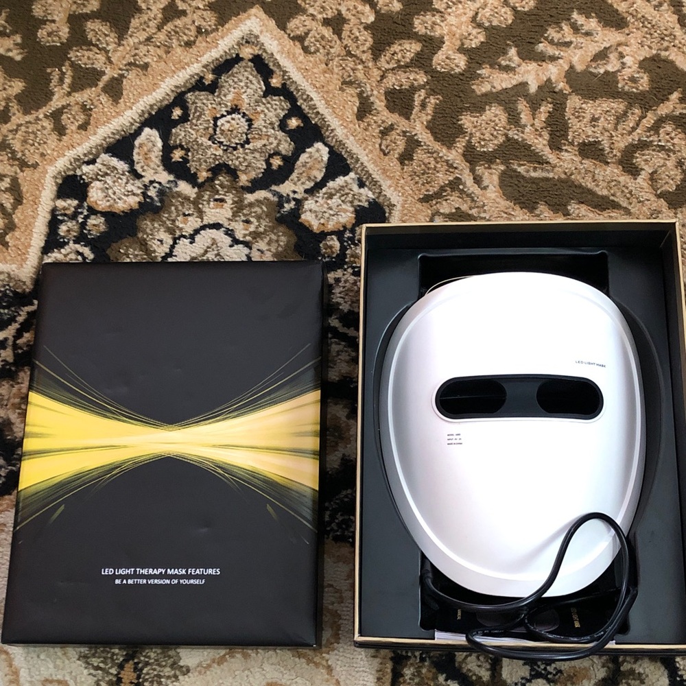 LED LIGHT MASK - Picture 10 of 10